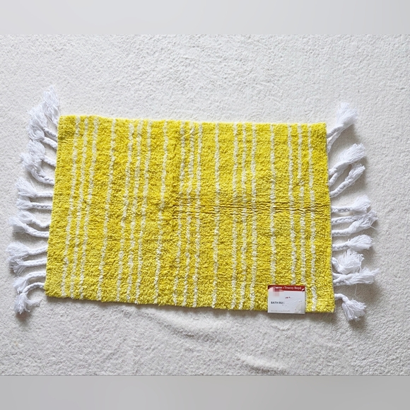 New unique TRACEY BOYD yellow white bath rug 20 x 30 in Easter, spring, summer - Picture 1 of 5